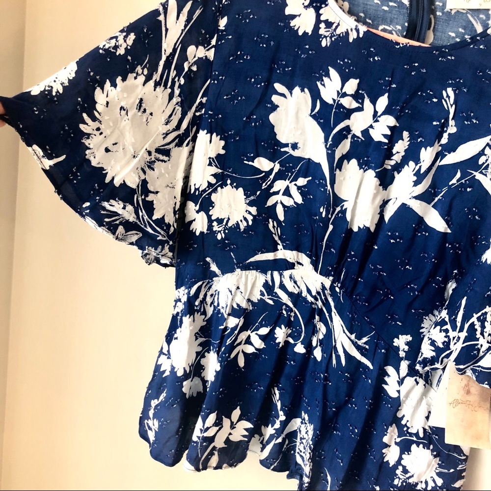 Altar’d State Blouse Blue White Hawaiian Floral Flutter Short Sleeve Large - Picture 3 of 7